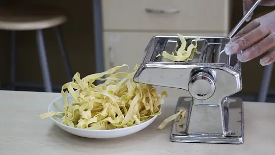 Kokusu gitti, tadı kaldı balık ve kılçığından makarna