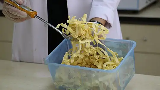 Kokusu gitti, tadı kaldı balık ve kılçığından makarna