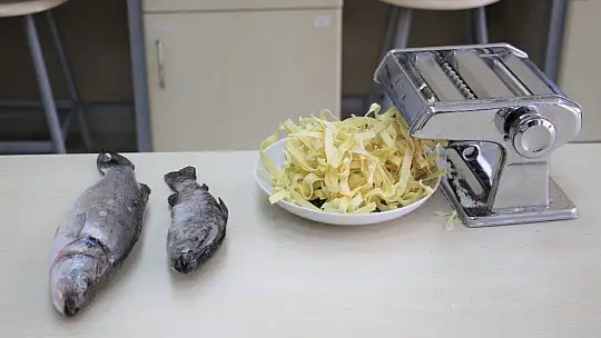 Kokusu gitti, tadı kaldı balık ve kılçığından makarna