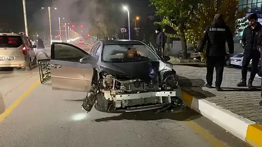 Kontrolden çıkan otomobil karşı şeride uçtu: 1 yaralı