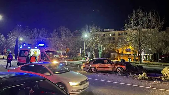 Ağaca çarptı: 1 yaralı