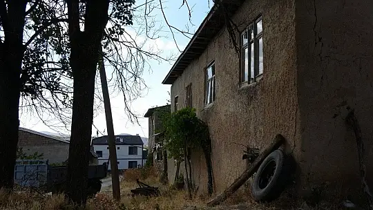 Köylüler atıl durumdaki okulu onararak müzeye çevirdi, içinde 300 yıllık tarihi eserler var