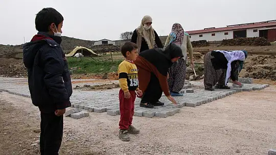 Köyün gelini, her soruna el attı, virüsü de köye sokmadı
