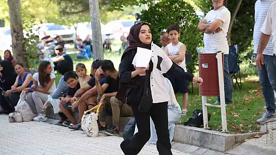 Adaylar Bu Kez KPSS Ön Lisans Sınavında Ter Döktü