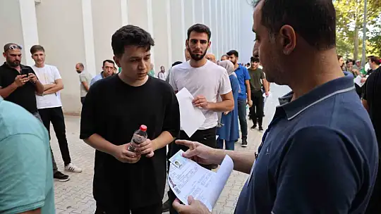 Adaylar Bu Kez KPSS Ön Lisans Sınavında Ter Döktü