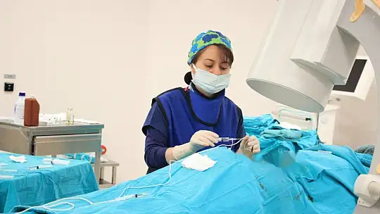 Kronik ağrısı olan bu kliniğe geliyor
