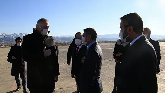 Kültür ve Turizm Bakanı Ersoy Elazığ'dan Tunceli'ye geçti