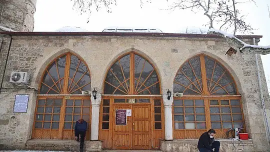 Kündekari tekniği ile yapılan minber 8 asrı aşkındır hizmet veriyor