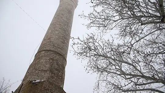 Kündekari tekniği ile yapılan minber 8 asrı aşkındır hizmet veriyor