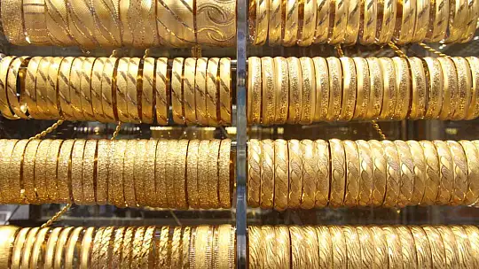 Kuyumculardan vatandaşlara altın tavsiyesi, 'Yıl sonuna kadar altında çok büyük bir yükseliş beklemiyoruz'