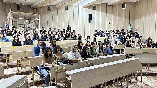 Lise öğrencileri, meslek tercihlerine yardımcı olması amacıyla, Fırat Üniversitesi'ni ziyaret etti