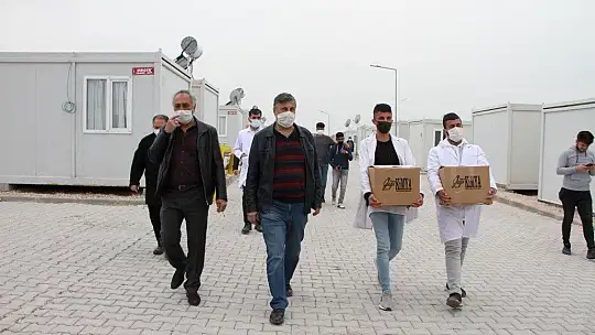 Liseliler üretti, 65 yaş üstüne ücretsiz dağıtıldı
