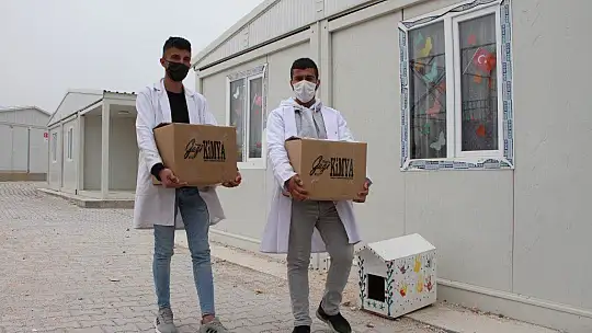 Liseliler üretti, 65 yaş üstüne ücretsiz dağıtıldı