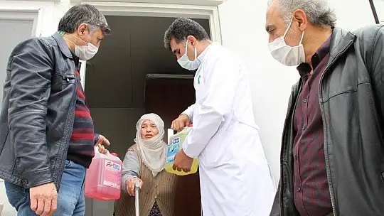 Liseliler üretti, 65 yaş üstüne ücretsiz dağıtıldı