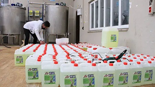 Liseliler üretti, 65 yaş üstüne ücretsiz dağıtıldı