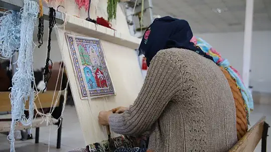 Mahalledeki sosyal tesis, 13 yıldır kadınlara iş kapısı oluyor