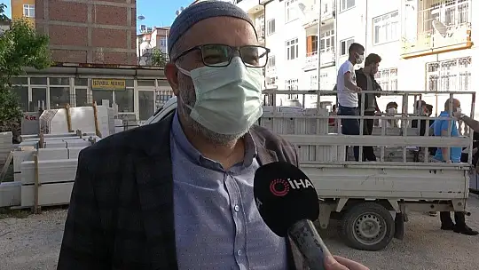 Mahallenin gönüllüleri, imece usulü 700 aileye destek ulaştırdı