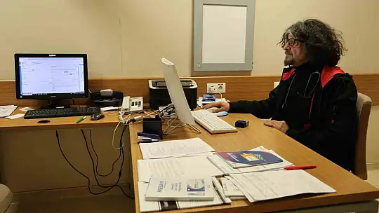 Profesör 4'üncü sıradan muhtar azalığı için aday oldu