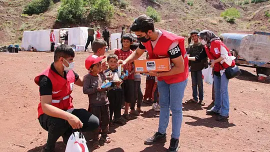Mangal kömürü işçilerinin çadırda yaşamı başladı 'Bizim alnımızın teri ve mutluyuz'