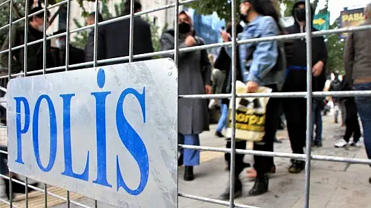Maske kullanımı yüzde 100, sosyal mesafe yetersiz