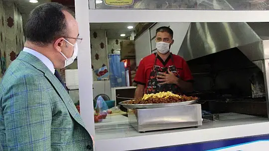 Maskeyi düzgün takmayanları gören Vali uyardı: 'Virüs yakaladığı anda yatırıyor'