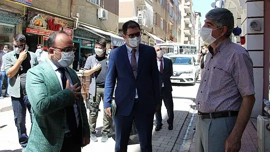 Maskeyi düzgün takmayanları gören Vali uyardı: 'Virüs yakaladığı anda yatırıyor'