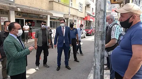 Maskeyi düzgün takmayanları gören Vali uyardı: 'Virüs yakaladığı anda yatırıyor'