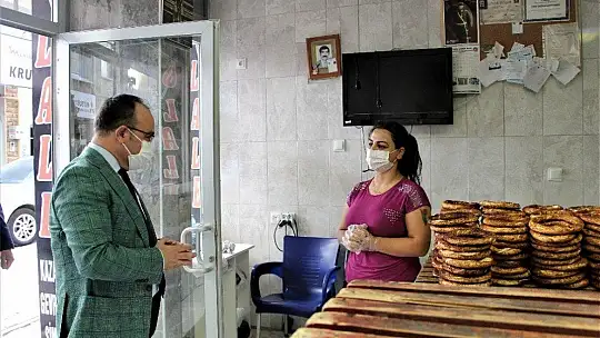 Maskeyi düzgün takmayanları gören Vali uyardı: 'Virüs yakaladığı anda yatırıyor'