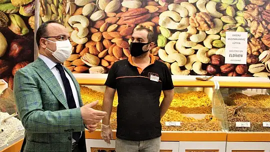 Maskeyi düzgün takmayanları gören Vali uyardı: 'Virüs yakaladığı anda yatırıyor'