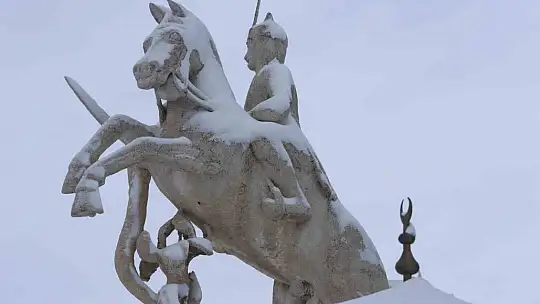 Medeniyetlerin beşiği Harput beyaza büründü, kartpostallık görüntüler oluştu
