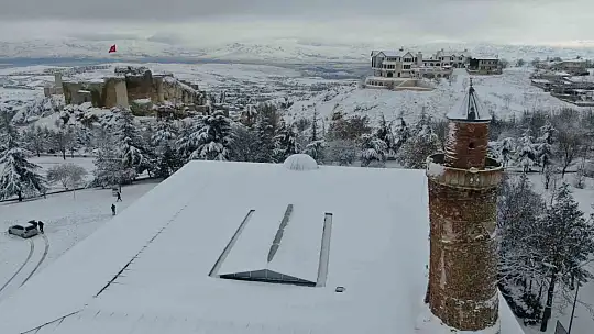 Medeniyetlerin beşiği Harput beyaza büründü, kartpostallık görüntüler oluştu