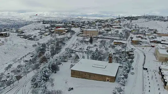 Medeniyetlerin beşiği Harput beyaza büründü, kartpostallık görüntüler oluştu