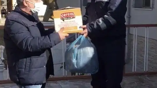 Mehmetçik muhabbet kuşunu bulup, küçük Doruk'a ulaştırdı