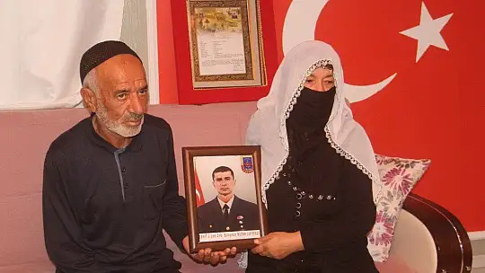 Meral Akşener'in kahvehane ziyaretinde tepki gösteren şehit ağabeyine ailesinden destek