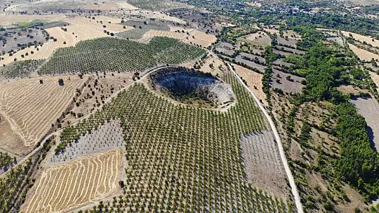 Meteor mu düştü, obruk mu 'Kup' çukuru gizemini koruyor