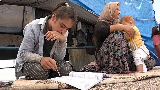Mevsimlik işçi öğrencilerin büyük başarısı: Biri hukuk fakültesini kazandı, diğeri Türkiye ikincisi oldu