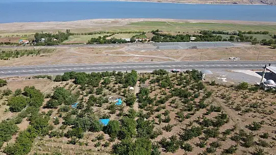 Mevsimlik işçilerden bayramda 'turfanda kirazı' hasadı