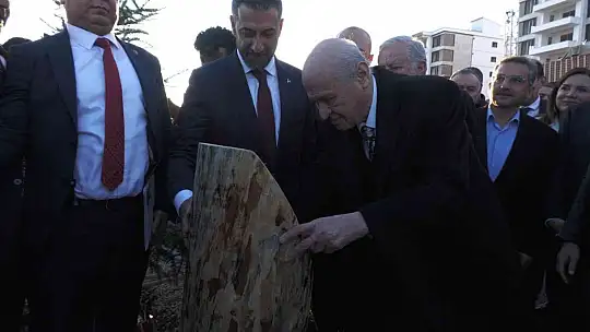 MHP Lideri Devlet Bahçeli, adının verildiği hatıra ormanına fidan dikti