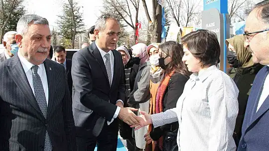 Milli Eğitim Bakanı Özer Elazığ'da