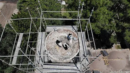 Minare restorasyonu leylekler için durduruldu