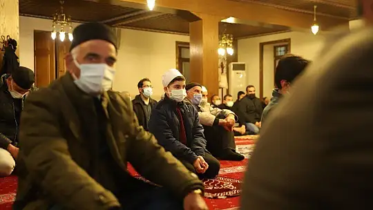 Miraç Kandili'nde eller semaya açıldı