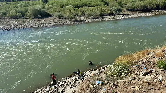 Murat Nehri'nde kaybolan çocuğun cansız bedeni bulundu