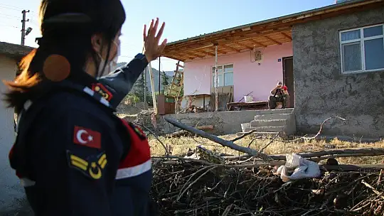 Mutluluğun fotoğrafı, jandarma hem duygulandı, hem duygulandırdı