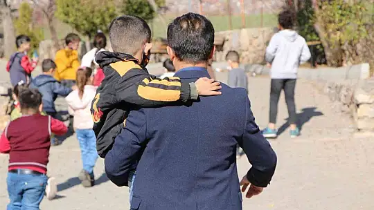 O bir öğretmenden daha fazlası..