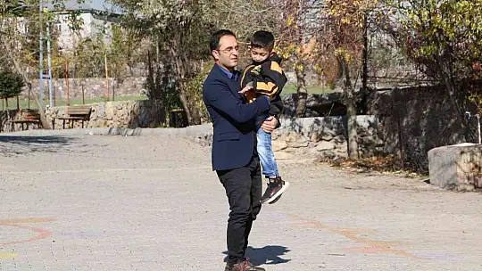 O bir öğretmenden daha fazlası..