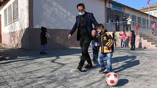 O bir öğretmenden daha fazlası..