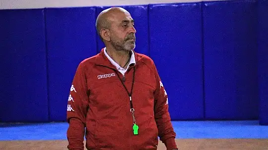 O öğrencilerinin öğretmeni değil, 'Fethi Babası'