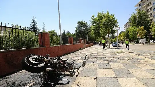 Ödünç aldığı motosikleti sinirlenince yaktı
