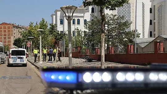 Ödünç aldığı motosikleti sinirlenince yaktı