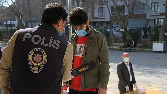 Öğrenciler, Milli Savunma Üniversitesi'ne girmek için ter döktü